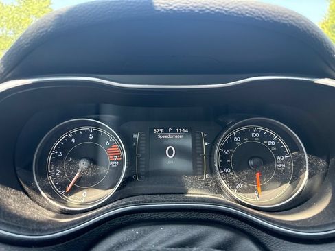 Used 2020 Jeep Cherokee Latitude Plus FWD image 10