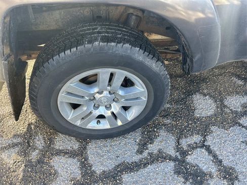 Used 2014 Toyota Tacoma 4x4 Double Cab image 9