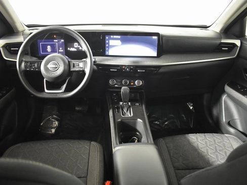 Certified 2025 Nissan Kicks SV image 24