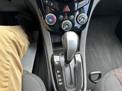 Used 2017 Chevrolet Sonic LT w/ Convenience Package FWD image 27