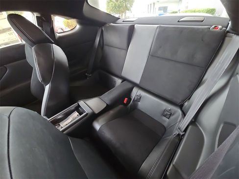 New 2025 Toyota GR86 Premium w/ Performance Package image 25