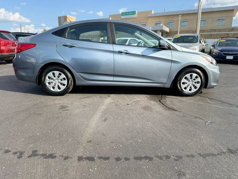 Used 2017 Hyundai Accent SE FWD image 2