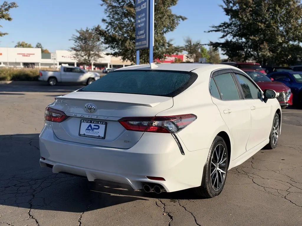 Used 2022 Toyota Camry SE FWD image 6