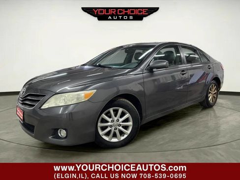 Used 2011 Toyota Camry XLE w/ SE/XLE Extra-Value Pkg FWD image 1