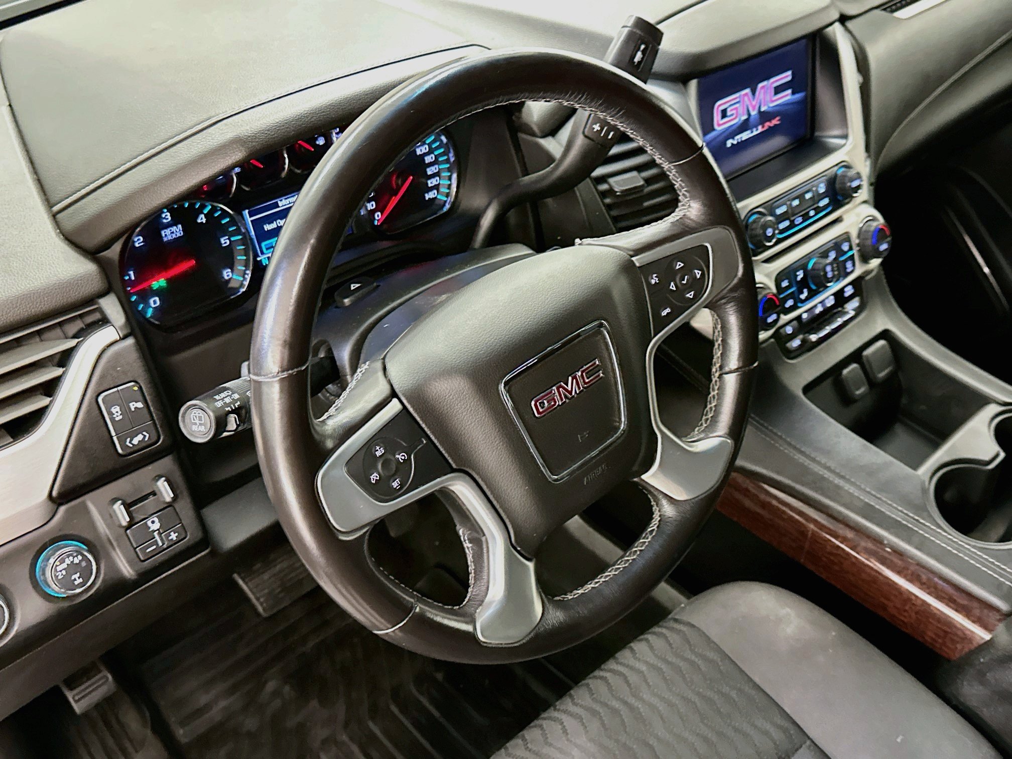 Used 2018 GMC Yukon XL SLE w/ SLE Value Package AWD/4WD image 18