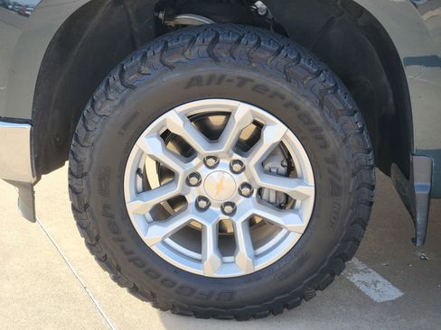Used 2025 Chevrolet Silverado 1500 LT w/ Z71 Off-Road Package image 17