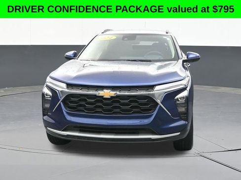 Used 2024 Chevrolet Trax LT w/ Driver Confidence Package image 2
