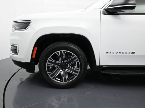 Used 2024 Jeep Wagoneer Series II w/ Flexible Seating Group image 10