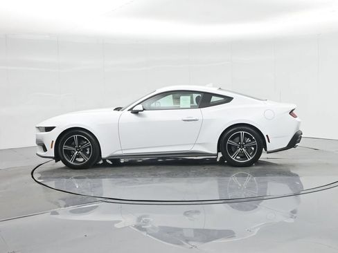 Used 2025 Ford Mustang Coupe RWD image 26
