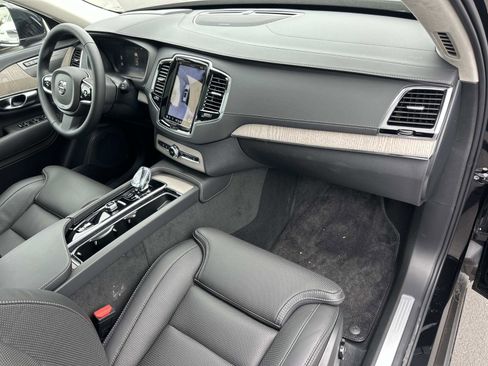 Certified 2024 Volvo XC90 B6 Ultimate w/ Lounge Package image 27