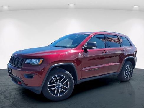 Used 2019 Jeep Grand Cherokee Trailhawk AWD/4WD image 2