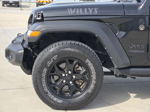 Used 2022 Jeep Wrangler Unlimited Sport AWD/4WD image 9