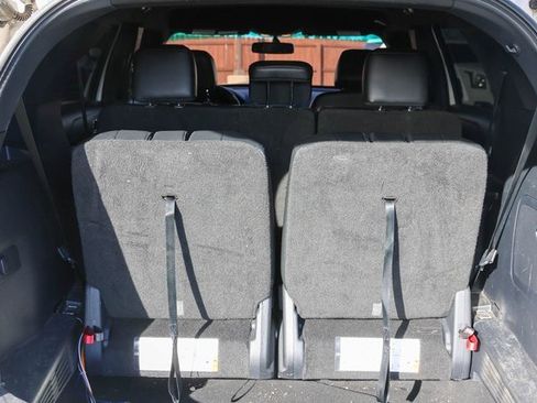 Used 2016 Ford Explorer XLT w/ Equipment Group 202A image 9