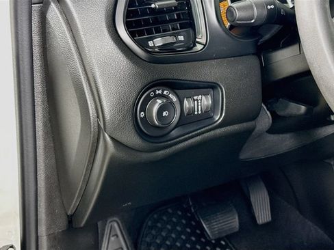 Used 2022 Jeep Renegade Altitude AWD/4WD image 10