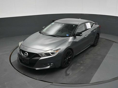 Used 2018 Nissan Maxima SR w/ Midnight Edition FWD image 18
