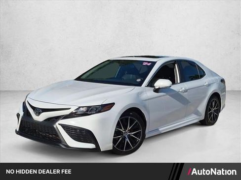 Certified 2024 Toyota Camry SE FWD image 1