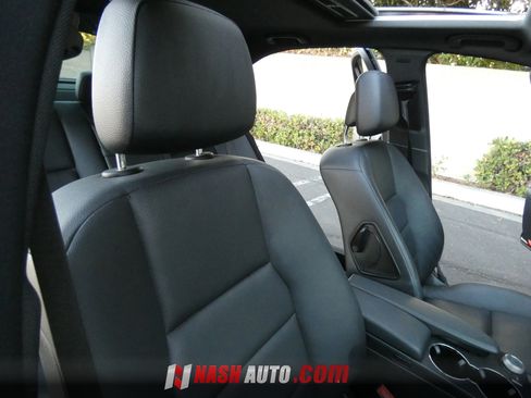 Used 2009 Mercedes-Benz C 300 Sedan image 27