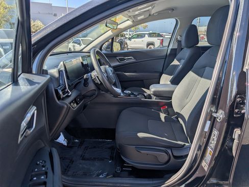 Used 2024 Kia Sportage LX image 25