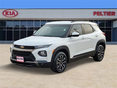 Used 2022 Chevrolet TrailBlazer ACTIV w/ Convenience Package image 3