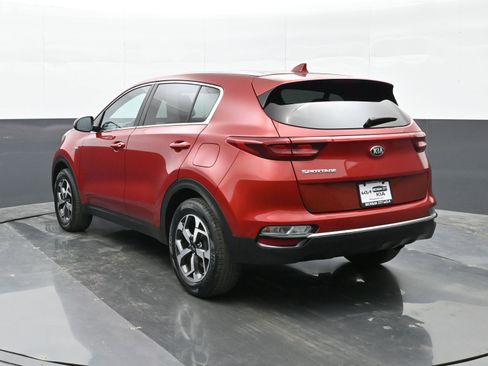 Used 2021 Kia Sportage LX image 2