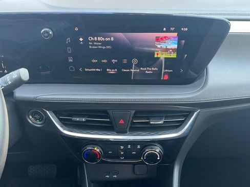 Used 2024 Buick Encore GX Sport Touring image 18