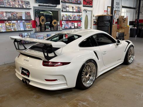 Used 2016 Porsche 911 GT3 RS RWD image 6