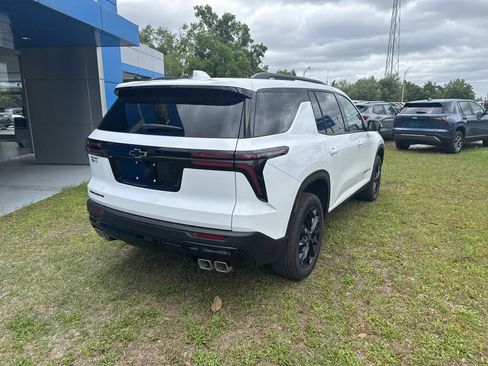 New 2026 Chevrolet Traverse LT w/ Midnight/Sport Edition FWD image 4