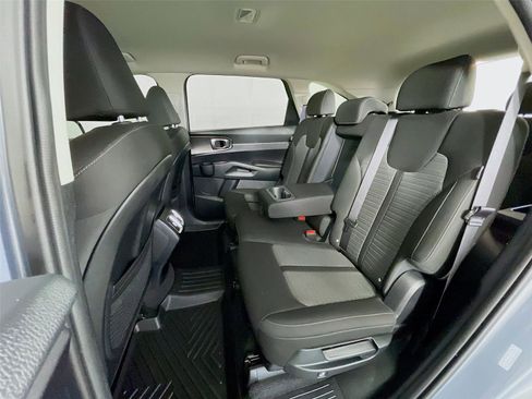 Certified 2025 Kia Sorento LX image 26