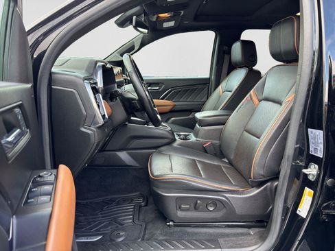 Used 2023 GMC Canyon AT4 w/ AT4 Premium Package AWD/4WD image 11