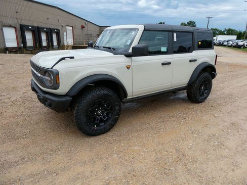 New 2026 Ford Bronco Badlands AWD/4WD image 8
