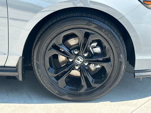 Used 2025 Honda Accord SE image 11