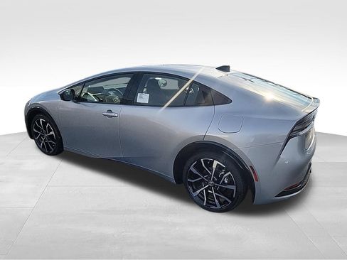 New 2026 Toyota Prius Plug-In Hybrid FWD image 6