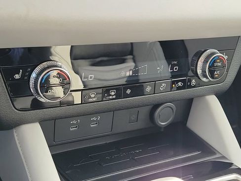 New 2026 Mitsubishi Outlander SE image 31