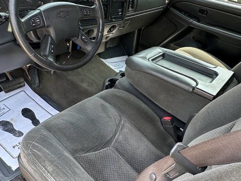 Used 2004 Chevrolet Silverado 2500 LS AWD/4WD image 17