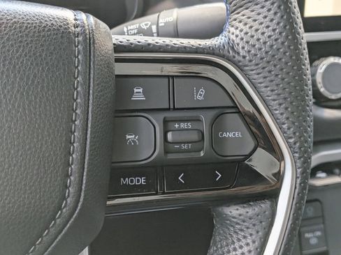 Used 2024 Toyota Tundra Platinum AWD/4WD image 25