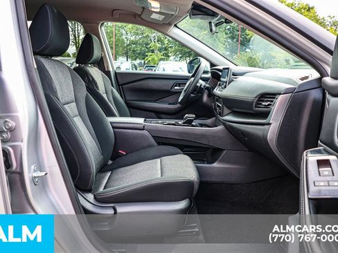 Used 2024 Nissan Rogue SV FWD image 21