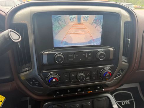 Used 2016 Chevrolet Silverado 1500 High Country w/ High Country Premium Package image 19