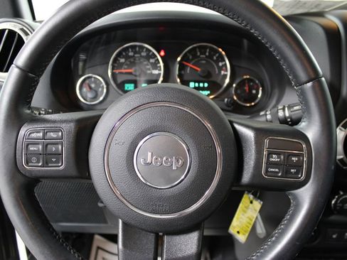 Used 2016 Jeep Wrangler Unlimited Sahara w/ Dual Top Group image 31