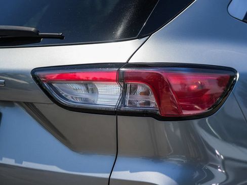 Certified 2021 Ford Escape SE FWD image 11
