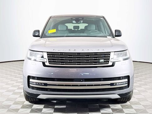 Used 2025 Land Rover Range Rover Long Wheelbase SE AWD/4WD image 2