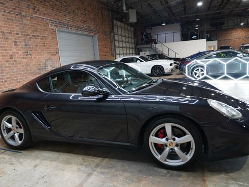 Used 2009 Porsche Cayman S image 2