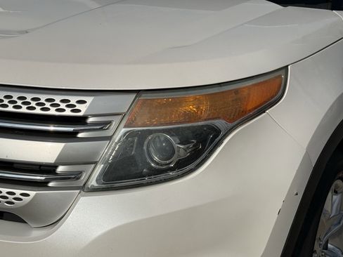 Used 2013 Ford Explorer XLT image 11