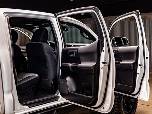 Used 2023 Toyota Tacoma TRD Sport image 31