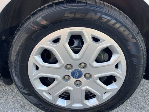 Used 2012 Ford Focus SE image 32