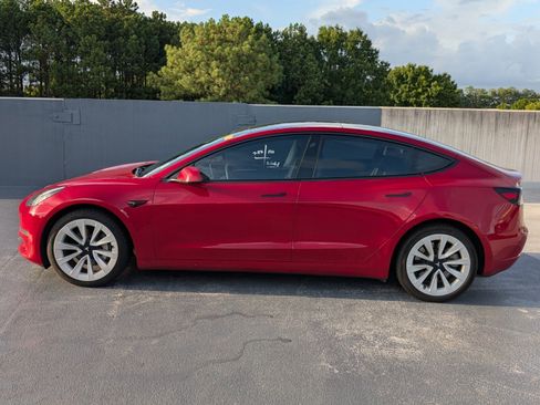 Used 2023 Tesla Model 3 Standard Range RWD image 2
