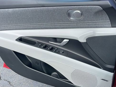 New 2025 Hyundai Elantra Limited image 26