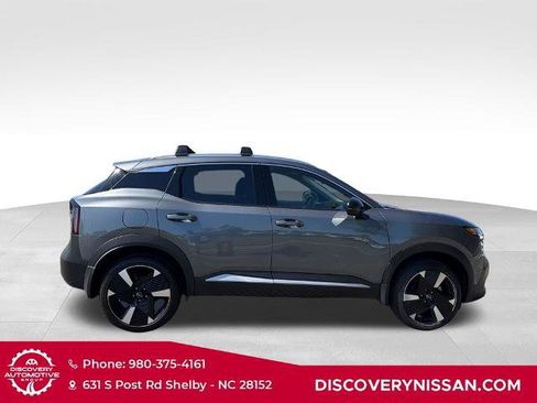 Used 2026 Nissan Kicks SR w/ Cold Weather Package FWD image 5