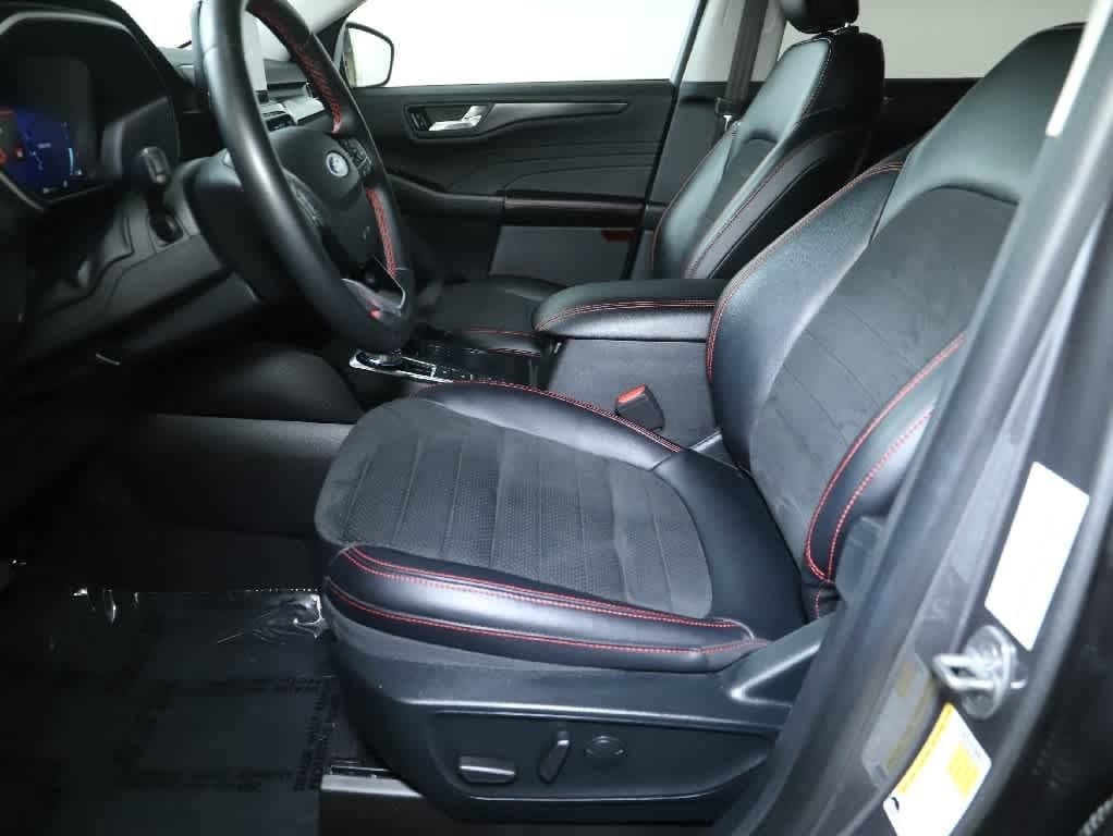 Used 2021 Ford Escape SEL w/ SEL Stealth AWD Package image 19