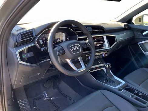 New 2025 Audi Q3 2.0T Premium image 5