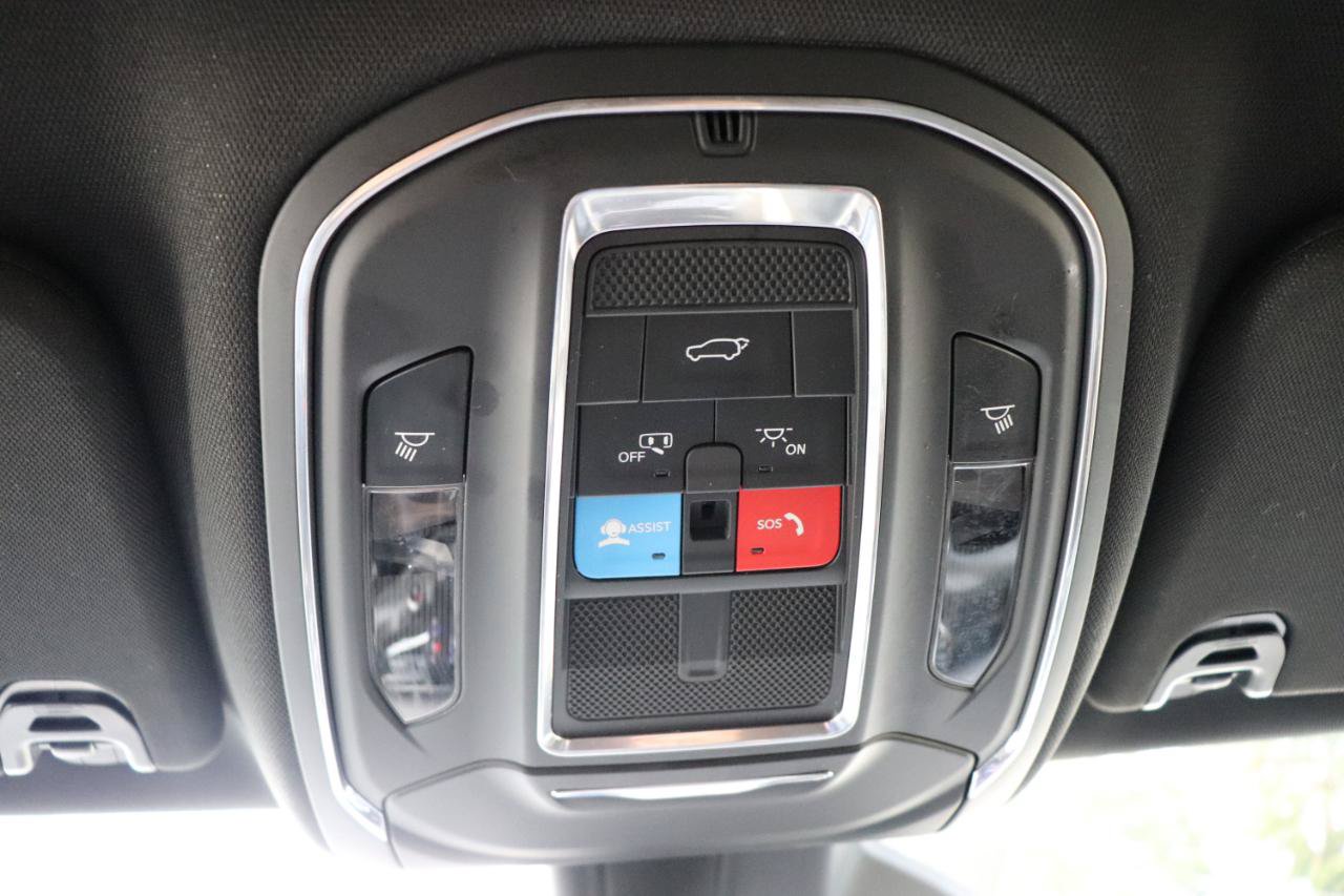 Used 2024 Jeep Wagoneer Series II AWD/4WD image 53